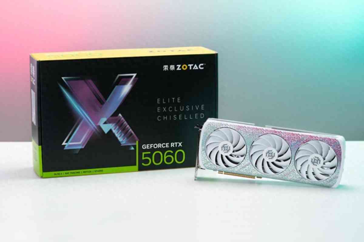 索泰RTX 5060 XGAMING OC显卡全面评测:颜值与性能的双重盛宴 索泰RTX 5060 XGAMING OC显卡全面评测:颜值与性能的双重盛宴