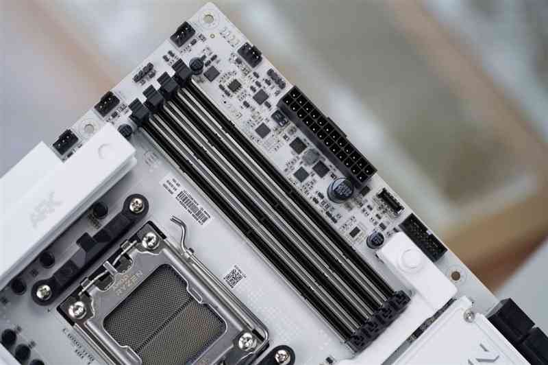 七彩虹主板怎么样 全面赶超一线品牌!七彩虹CVN B850 ARK FROZEN v14方舟主板评测 七彩虹主板怎么样 全面赶超一线品牌!七彩虹CVN B850 ARK FROZEN v14方舟主板评测